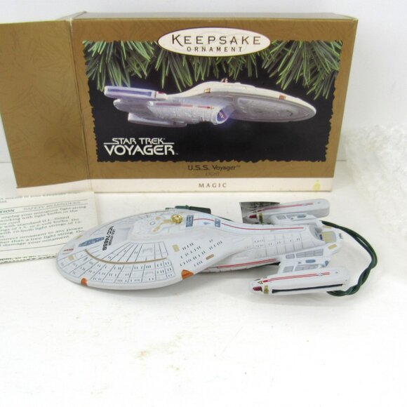 Hallmark Keepsake Ornament Star Trek Voyager U.S.S. Voyager Light Magic 1996 - Picture 5 of 6